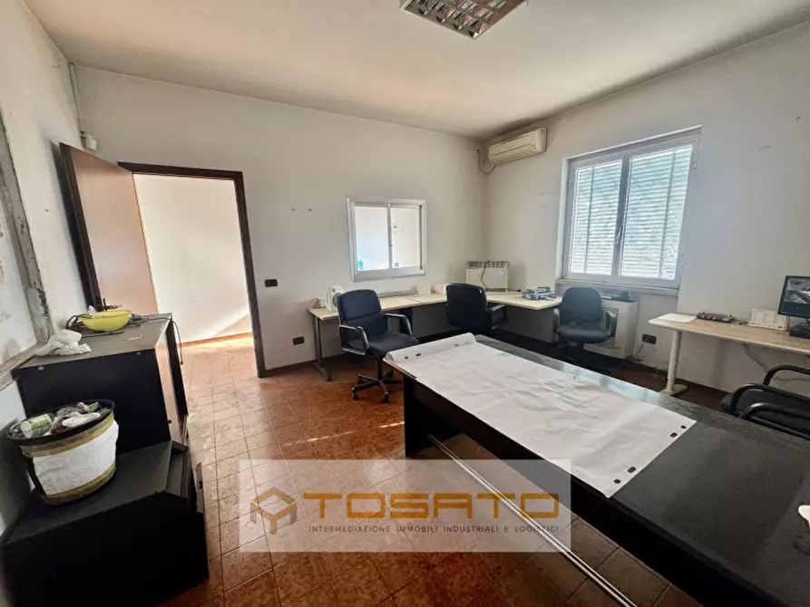 Immagine 8 di Capannone industriale in affitto  a San Giovanni Lupatoto