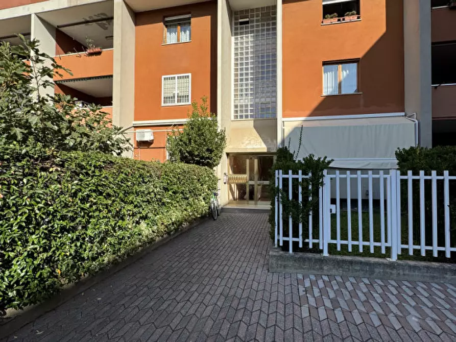 Immagine 1 di Appartamento in vendita  in Via Padre Massaruti a Roma