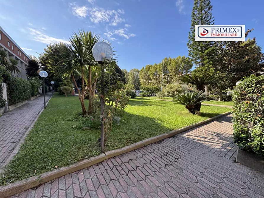 Immagine 4 di Appartamento in vendita  in Via Padre Massaruti a Roma