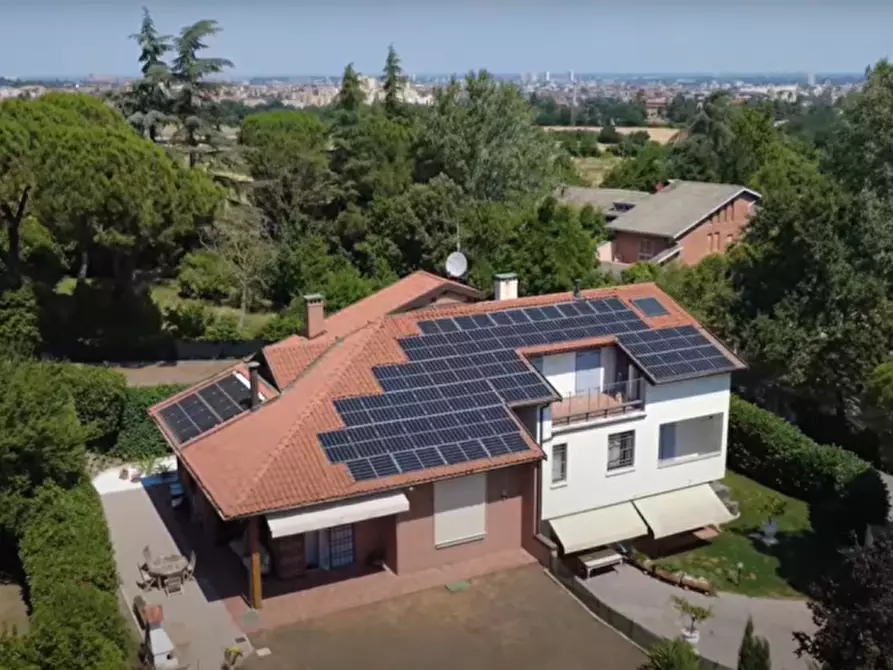 Immagine 1 di Villa in vendita  in VIA CROARA a San Lazzaro Di Savena