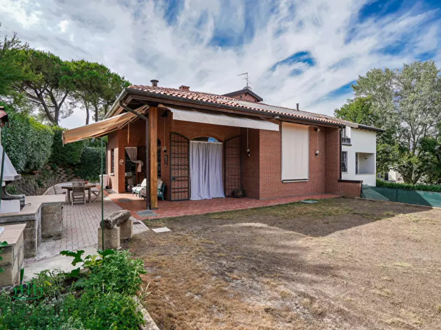 Immagine 10 di Villa in vendita  in VIA CROARA a San Lazzaro Di Savena