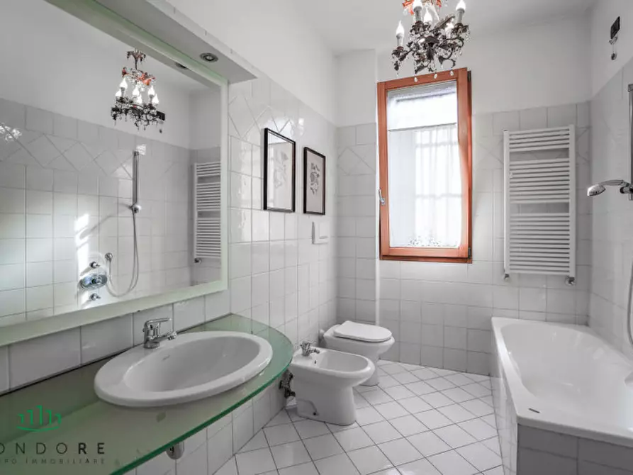 Immagine 36 di Villa in vendita  in VIA CROARA a San Lazzaro Di Savena