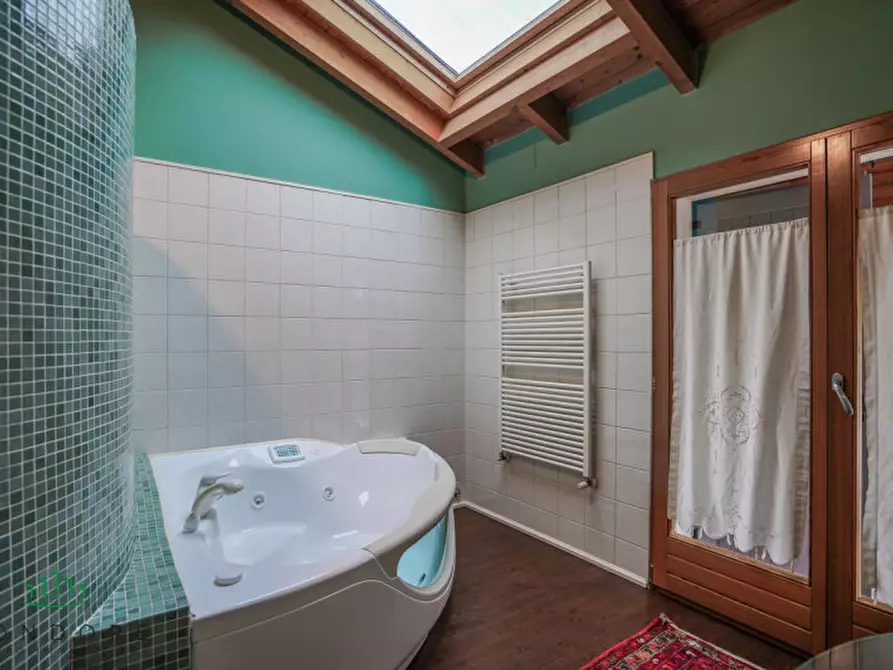 Immagine 55 di Villa in vendita  in VIA CROARA a San Lazzaro Di Savena