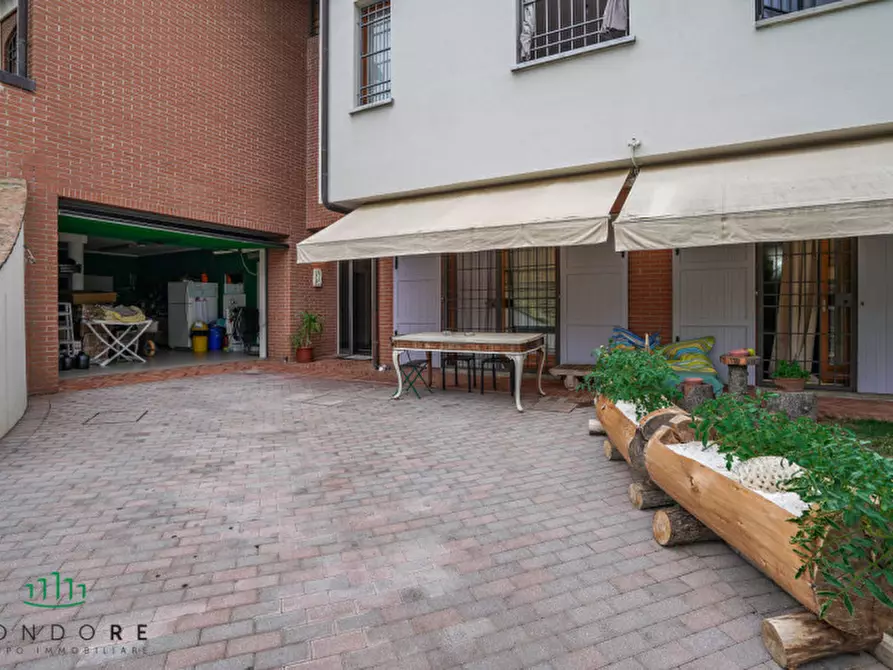 Immagine 60 di Villa in vendita  in VIA CROARA a San Lazzaro Di Savena