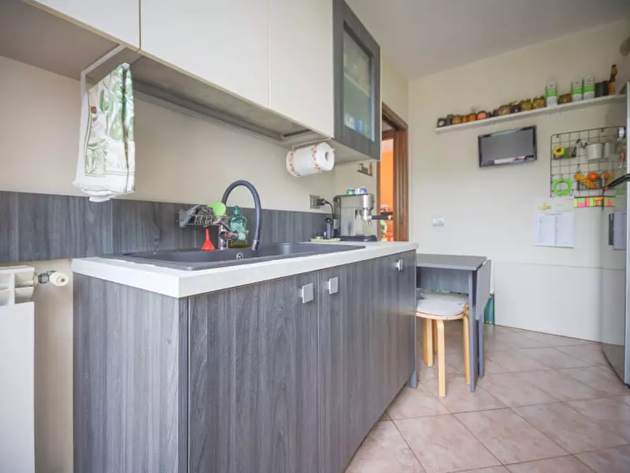 Immagine 9 di Appartamento in vendita  in Cascina Valdarenne 10 a Vanzago