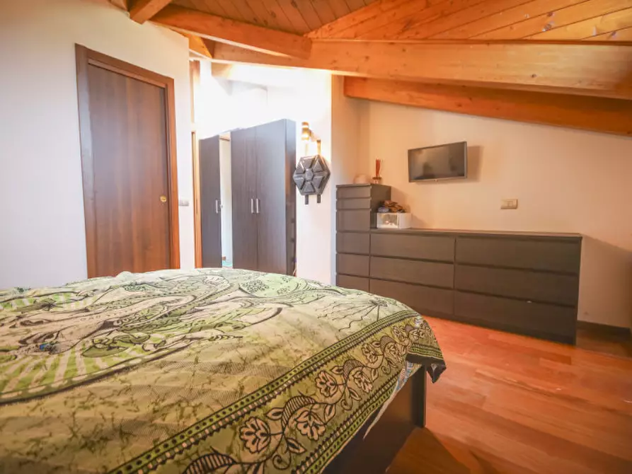 Immagine 18 di Appartamento in vendita  in Cascina Valdarenne 10 a Vanzago