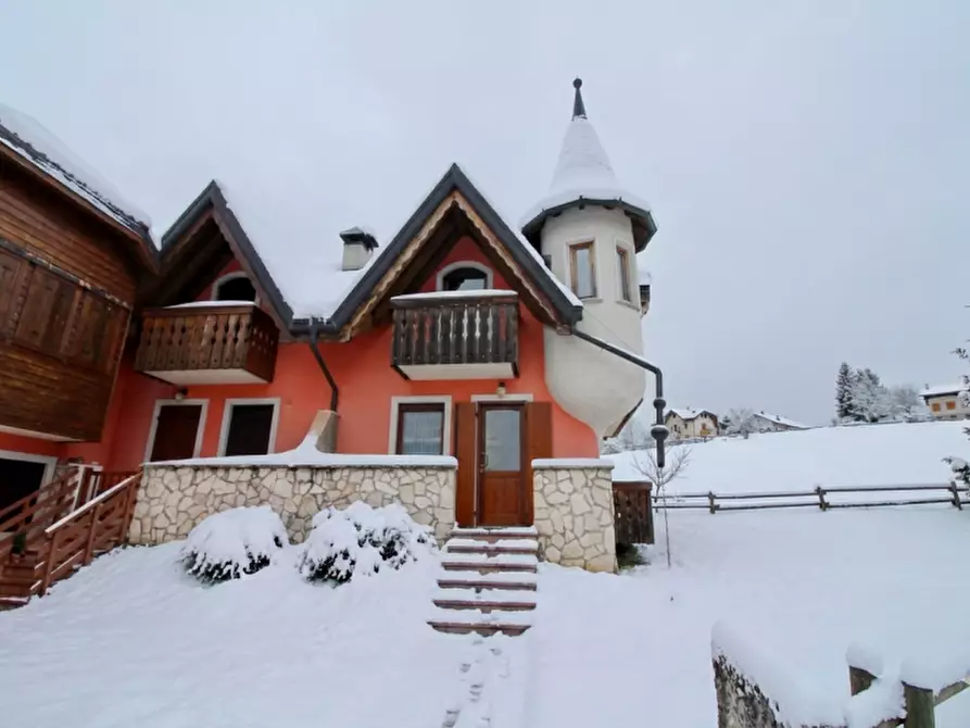 Immagine 1 di Villetta a schiera in vendita  in Via Dosso 1 a Roana