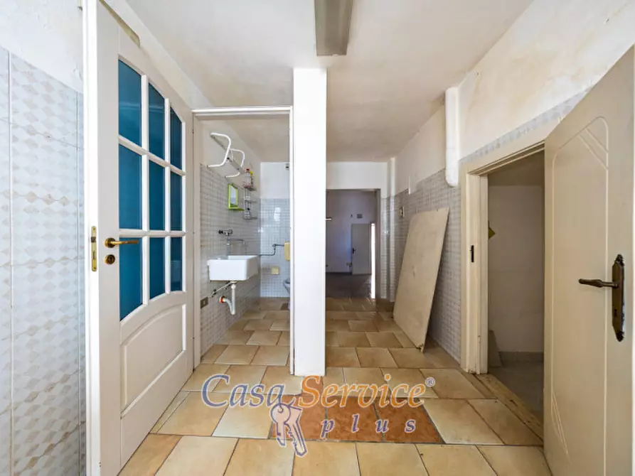 Immagine 14 di Laboratorio in vendita  in Corso XX Settembre a Casarano