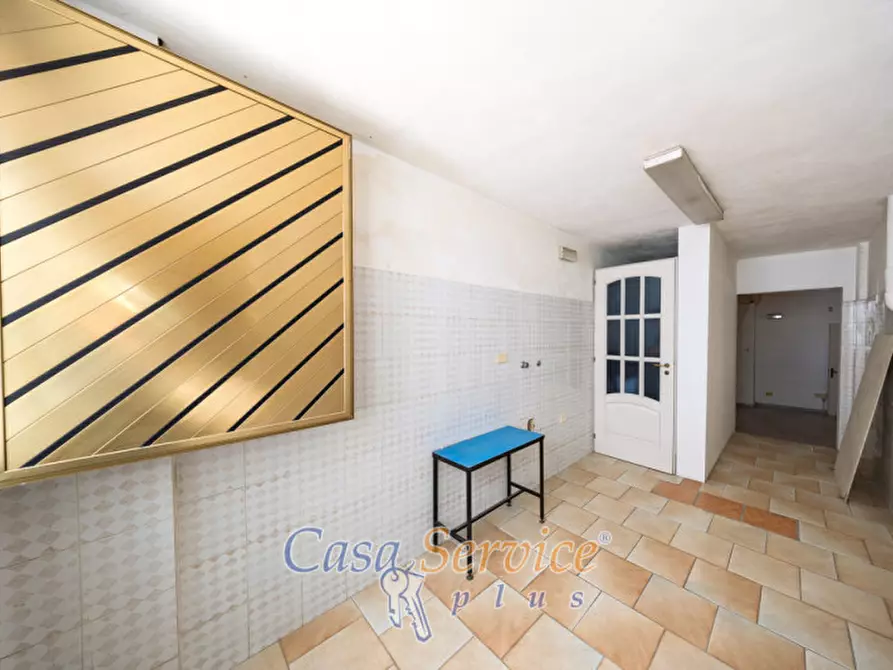 Immagine 24 di Laboratorio in vendita  in Corso XX Settembre a Casarano