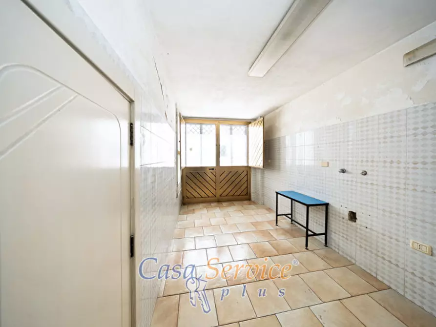 Immagine 25 di Laboratorio in vendita  in Corso XX Settembre a Casarano