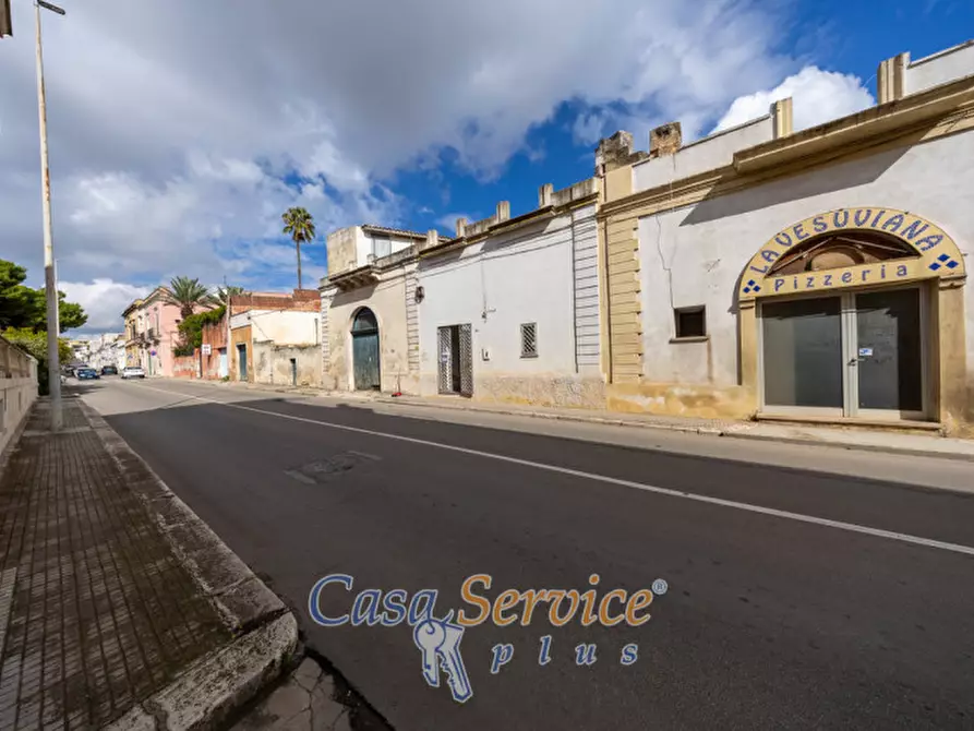 Immagine 35 di Laboratorio in vendita  in Corso XX Settembre a Casarano