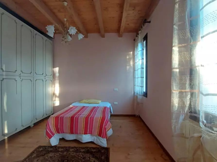 Immagine 12 di Casa indipendente in vendita  a Lusia