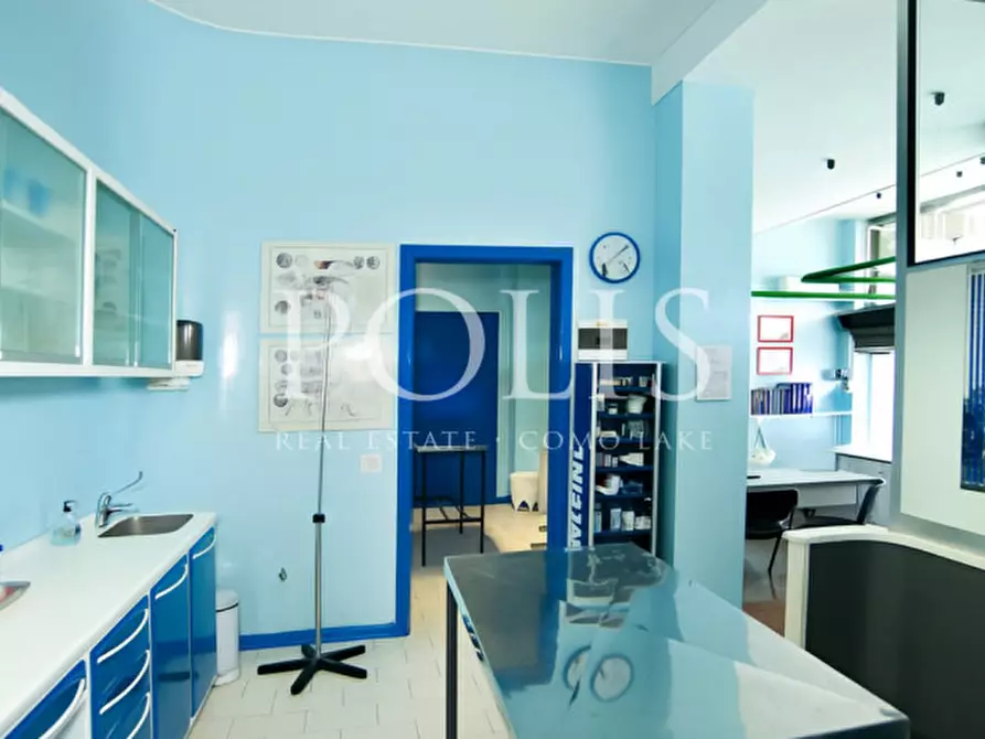 Immagine 5 di Negozio in vendita  in Via Piave a Como