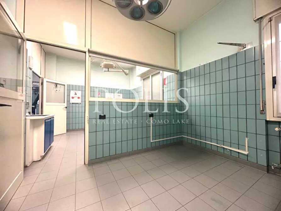 Immagine 6 di Negozio in vendita  in Via Piave a Como