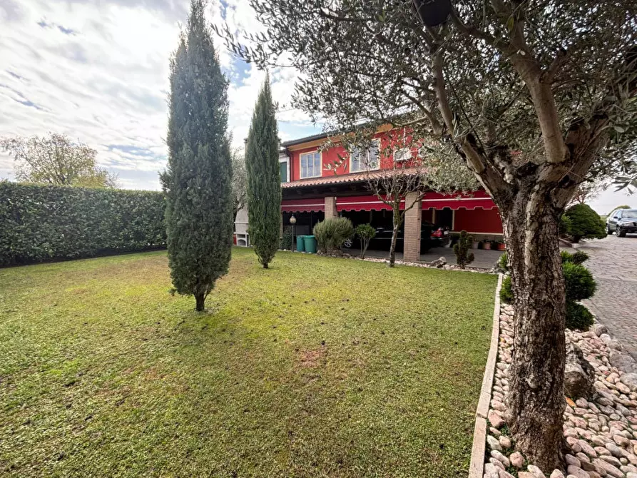 Immagine 1 di Casa bifamiliare in vendita  in VIA VO' DI SOTTO a Vo