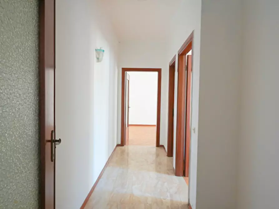 Immagine 5 di Appartamento in vendita  a Fiorenzuola D'arda