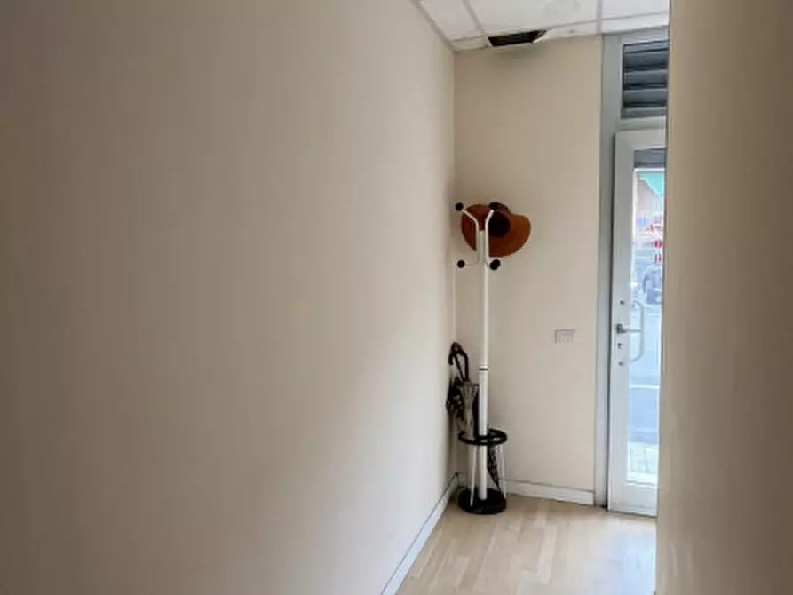 Immagine 2 di Magazzino in vendita  in Via DELLE TAVERNELLE ANCONA a Ancona