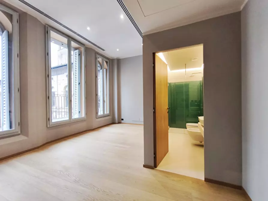 Immagine 6 di Appartamento in vendita  in via clavature a Bologna