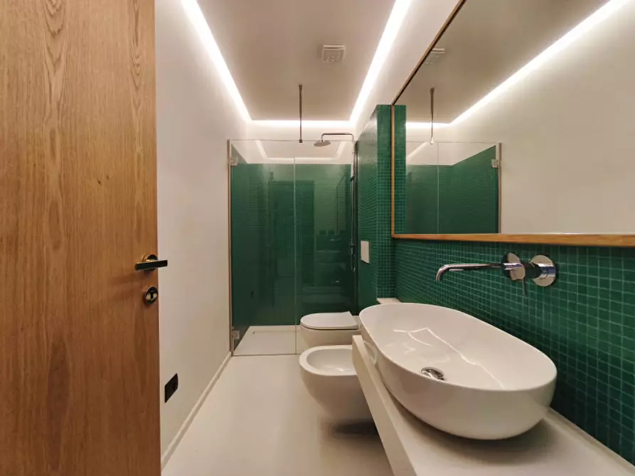 Immagine 7 di Appartamento in vendita  in via clavature a Bologna