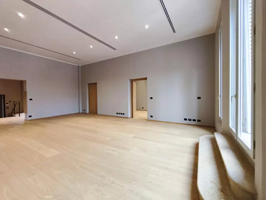 Immagine 10 di Appartamento in vendita  in via clavature a Bologna