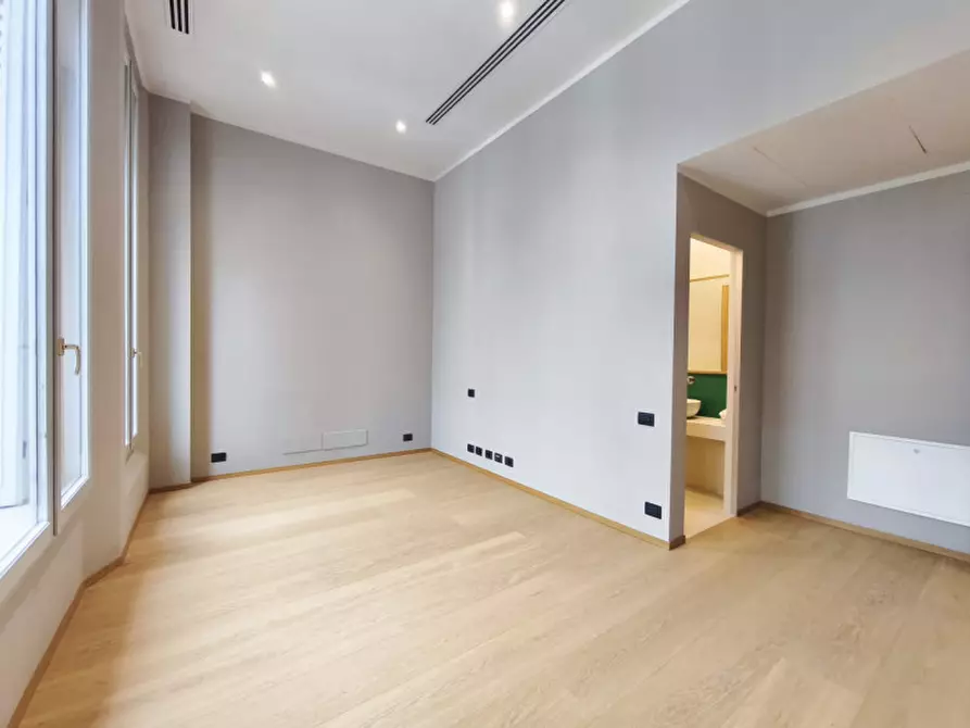 Immagine 19 di Appartamento in vendita  in via clavature a Bologna