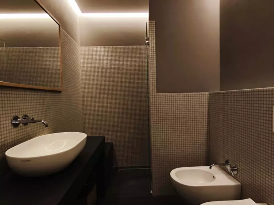 Immagine 21 di Appartamento in vendita  in via clavature a Bologna