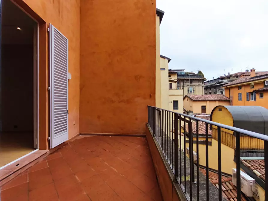 Immagine 25 di Appartamento in vendita  in via clavature a Bologna