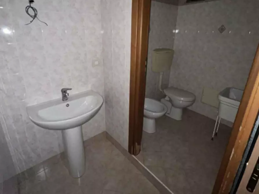 Immagine 3 di Cantina in vendita  in Via Consolare Antica, 98071 Capo d'Orlando ME, Italia a Capo D'orlando