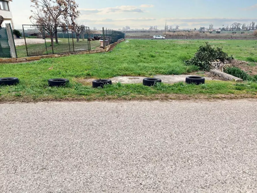 Immagine 17 di Terreno in vendita  in Strada Regionale 148 Pontina, N. snc a Latina