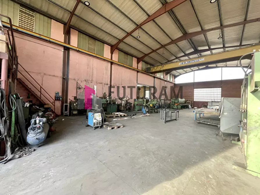 Immagine 2 di Capannone industriale in vendita  a Mestrino
