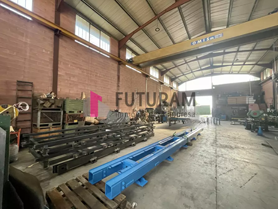 Immagine 10 di Capannone industriale in vendita  a Mestrino