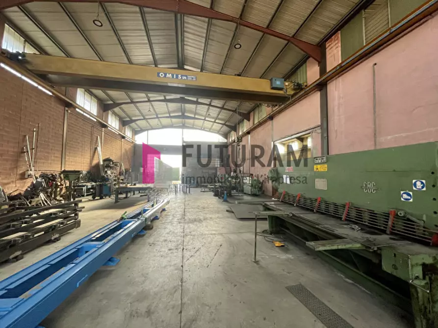 Immagine 11 di Capannone industriale in vendita  a Mestrino