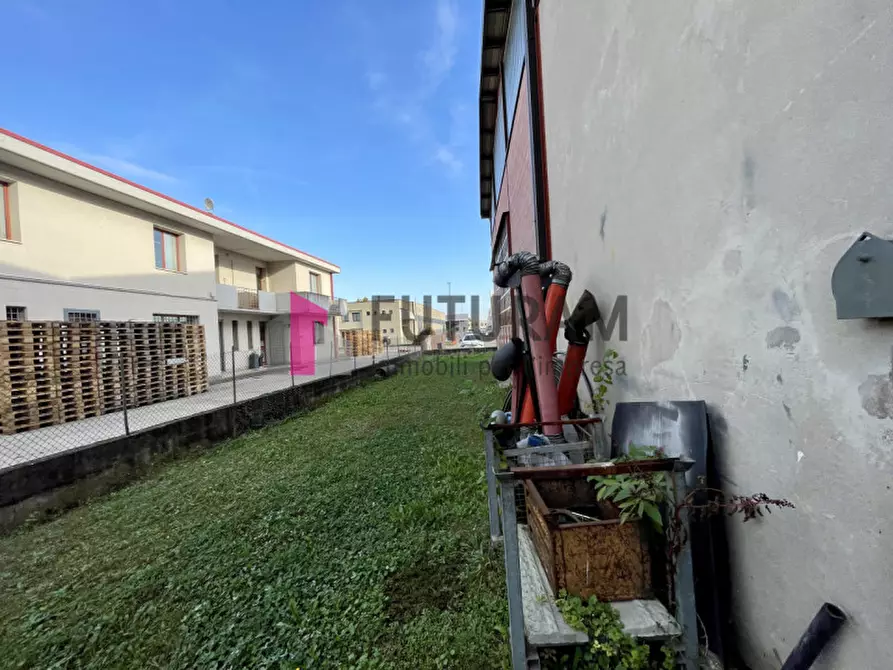 Immagine 14 di Capannone industriale in vendita  a Mestrino