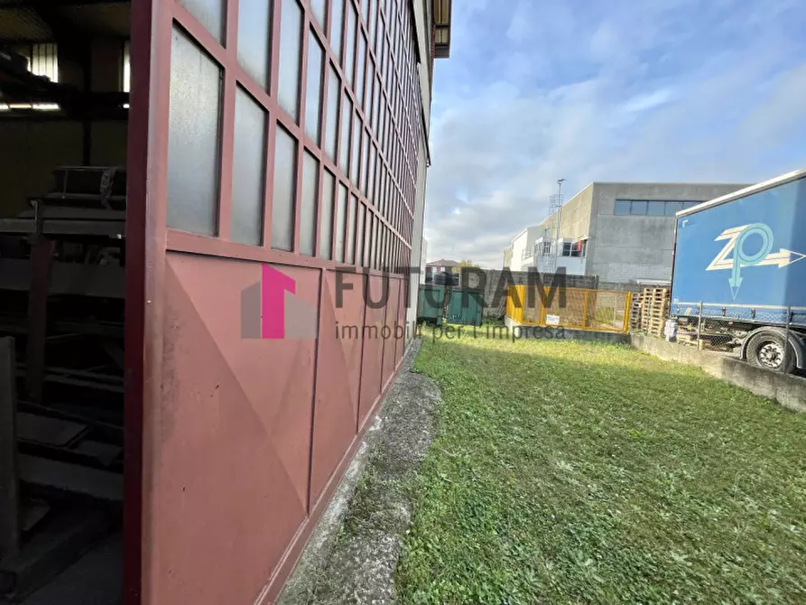 Immagine 15 di Capannone industriale in vendita  a Mestrino