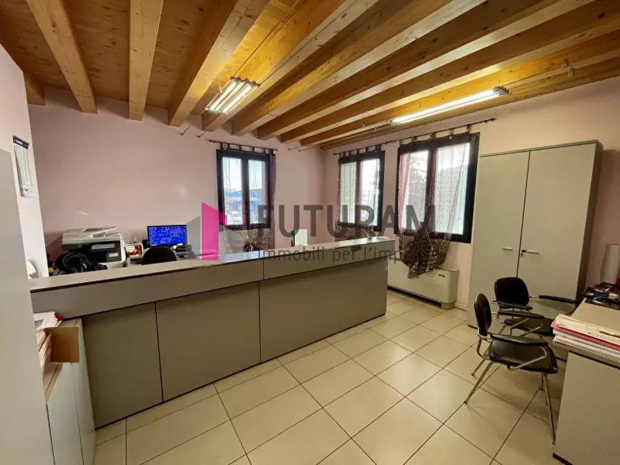 Immagine 23 di Capannone industriale in vendita  a Mestrino