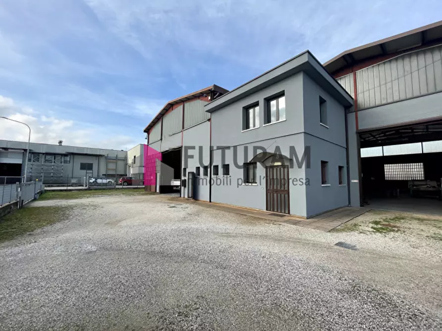 Immagine 30 di Capannone industriale in vendita  a Mestrino