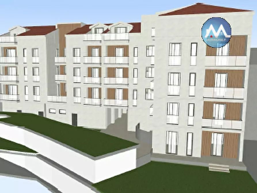 Immagine 4 di Palazzo in vendita  in Via Ostaglio a Salerno