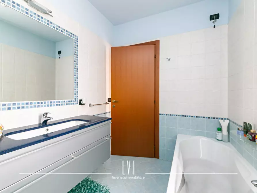 Immagine 24 di Villetta a schiera in vendita  in via Misurina 88 a San Donà Di Piave