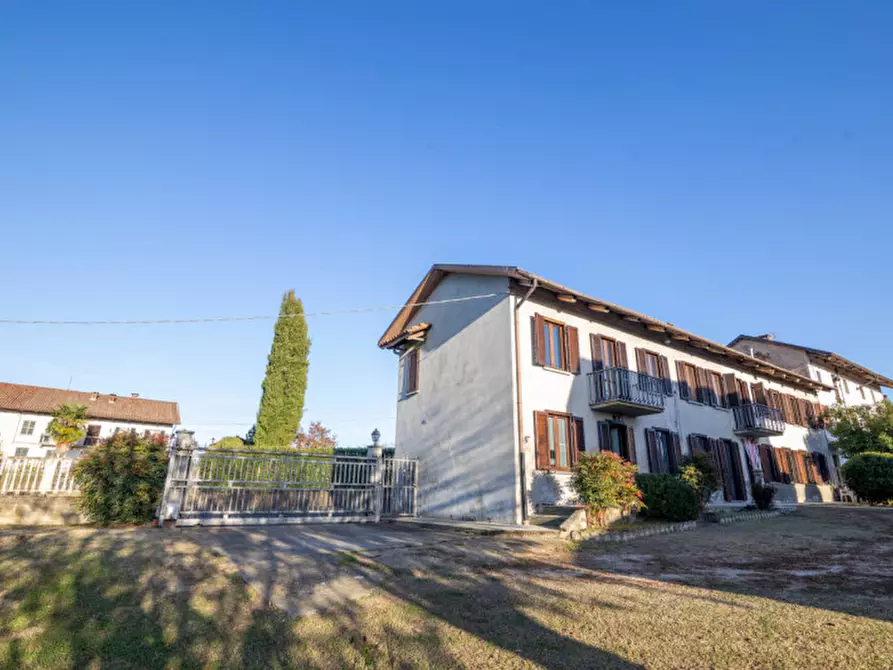 Immagine 2 di Casa bifamiliare in vendita  in FRAZIONE SAN GIULIO 40 a San Damiano D'asti