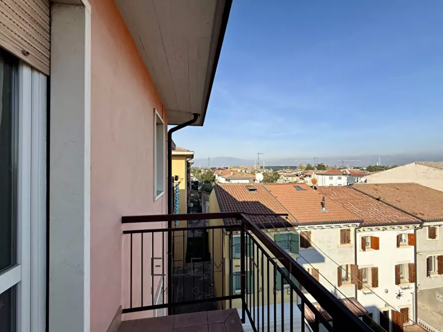 Immagine 12 di Appartamento in vendita  in Via Berto Barbarani 4 a Sona