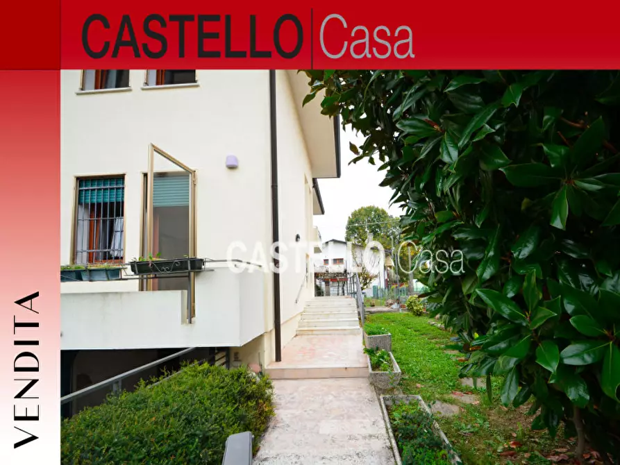 Immagine 2 di Casa bifamiliare in vendita  in via Vinci a Castelfranco Veneto