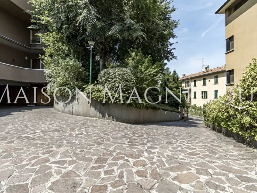 Immagine 37 di Attico in vendita  in Via Corsica a Bologna