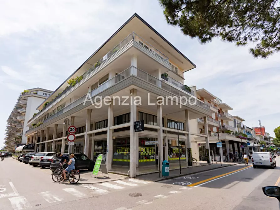 Immagine 1 di Appartamento in vendita  in Largo Tempini a Jesolo