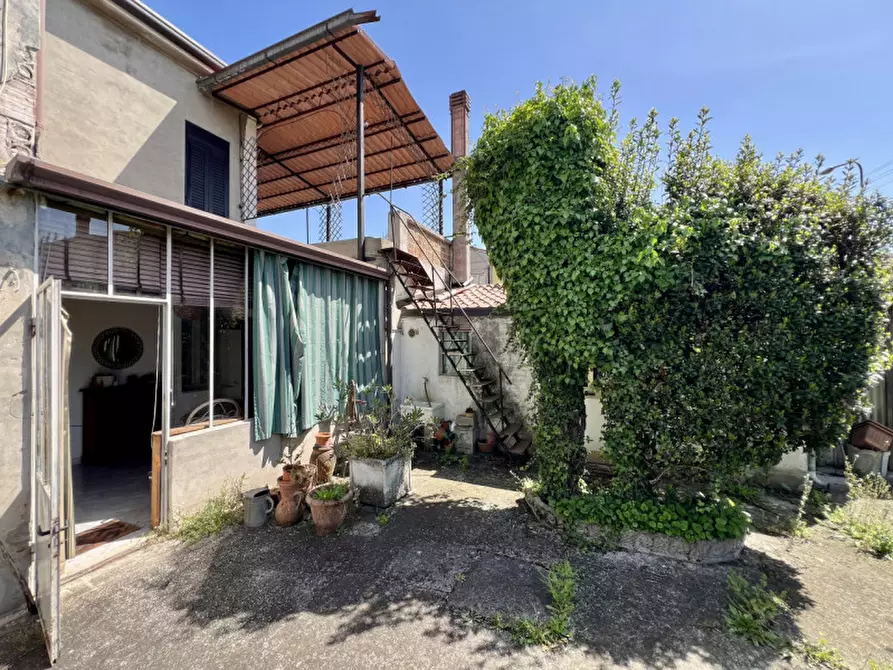 Immagine 10 di Casa bifamiliare in vendita  in viale caduti 154 a Angiari