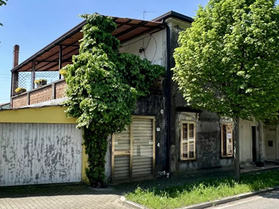 Immagine 26 di Casa bifamiliare in vendita  in viale caduti 154 a Angiari