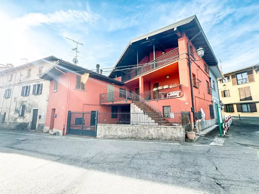Immagine 1 di Villetta a schiera in vendita  in Via Risorgimento 2 a Gattico-Veruno