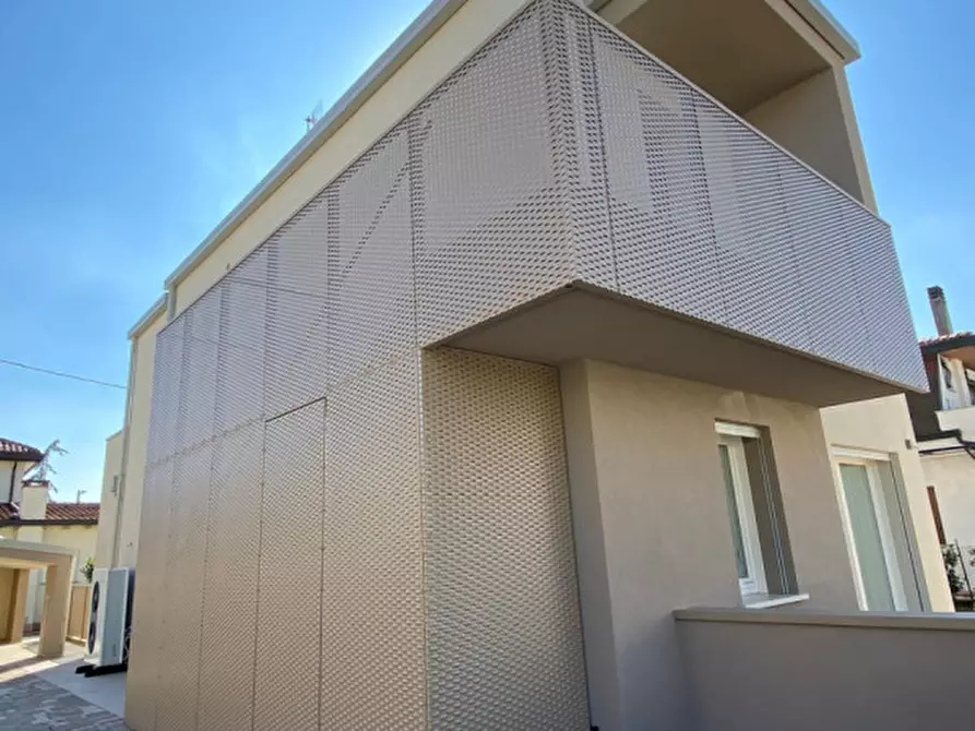 Immagine 3 di Appartamento in vendita  in Via Bartolomeo Montagna a Venezia