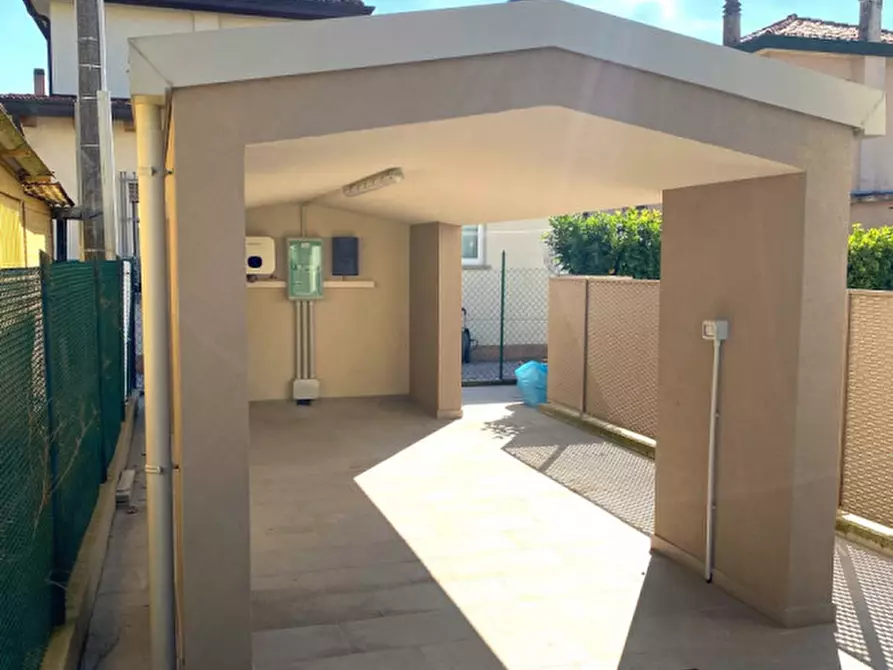 Immagine 5 di Appartamento in vendita  in Via Bartolomeo Montagna a Venezia