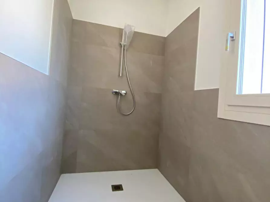 Immagine 11 di Appartamento in vendita  in Via Bartolomeo Montagna a Venezia