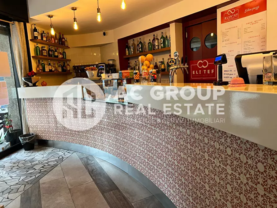 Immagine 3 di Attività commerciale in vendita  in Via Luigi Caronni a Saronno